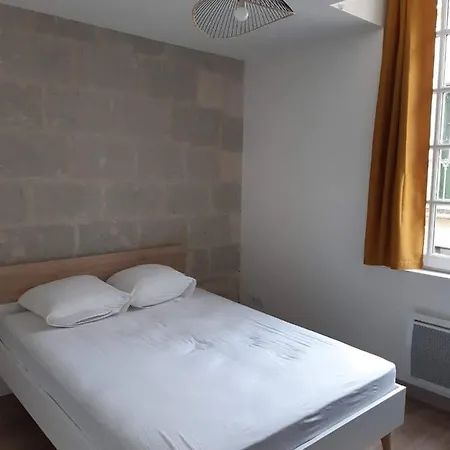 Centre : Entierement Renove.