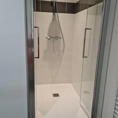 Apartment Centre : Entierement Renove.